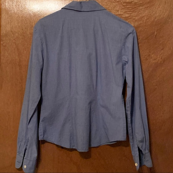 GAP woman’s buttoned down pleated shirt - Picture 6 of 6